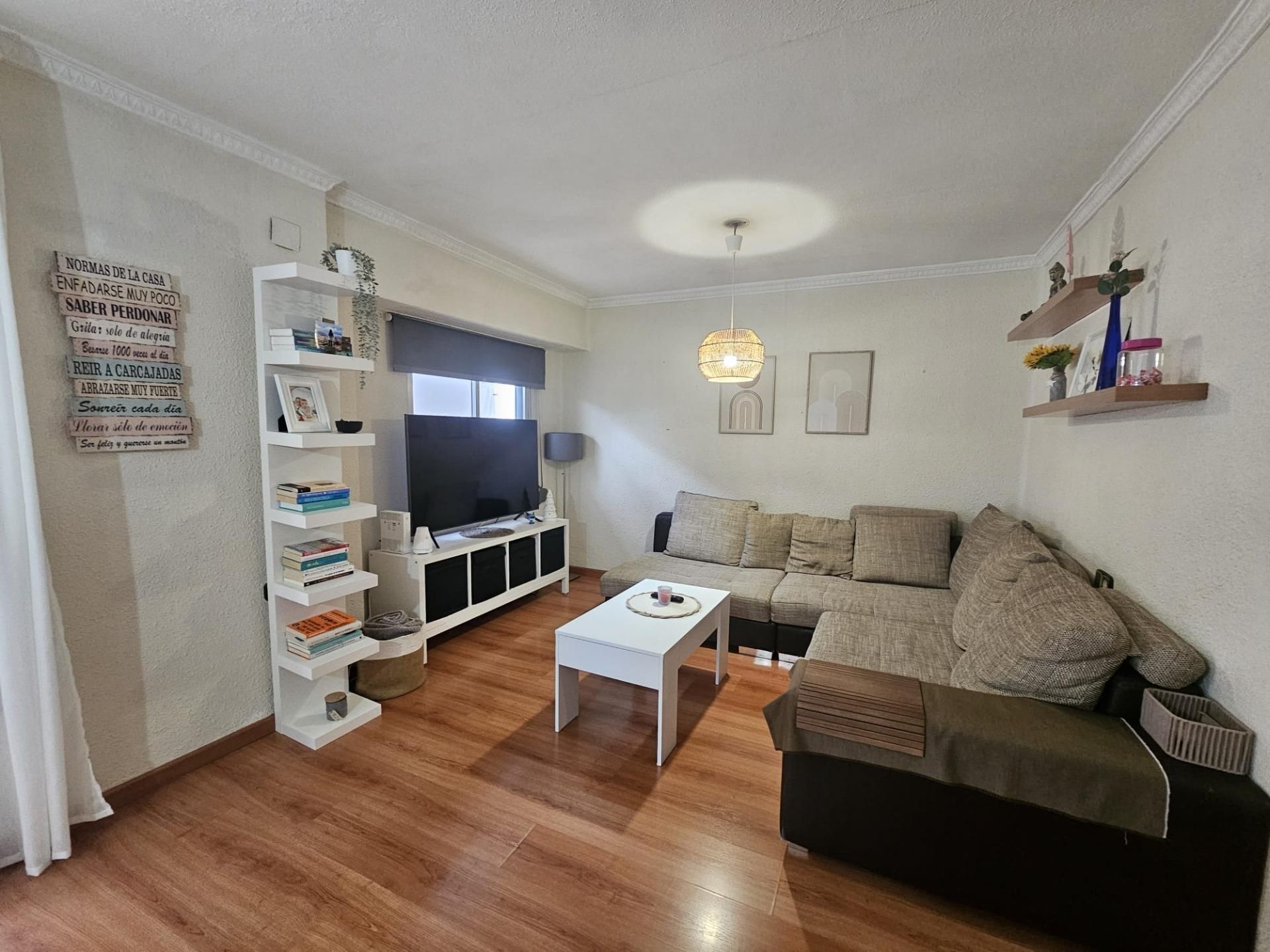 Sala d'estar de Pis en venda en Paterna amb Aire condicionat, Terrassa i Balcó