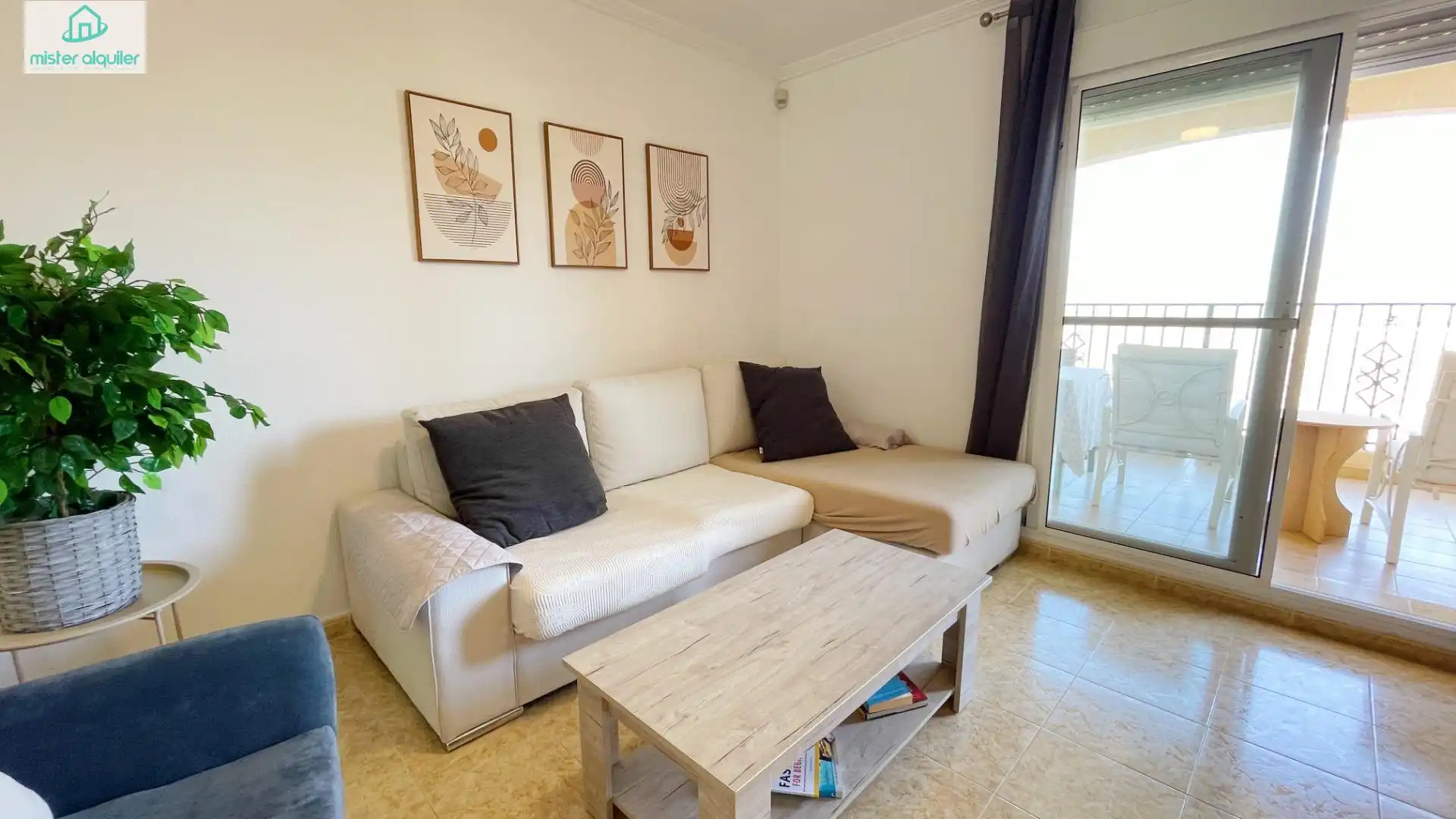 Sala d'estar de Casa o xalet de lloguer en Busot amb Aire condicionat, Calefacció i Jardí privat
