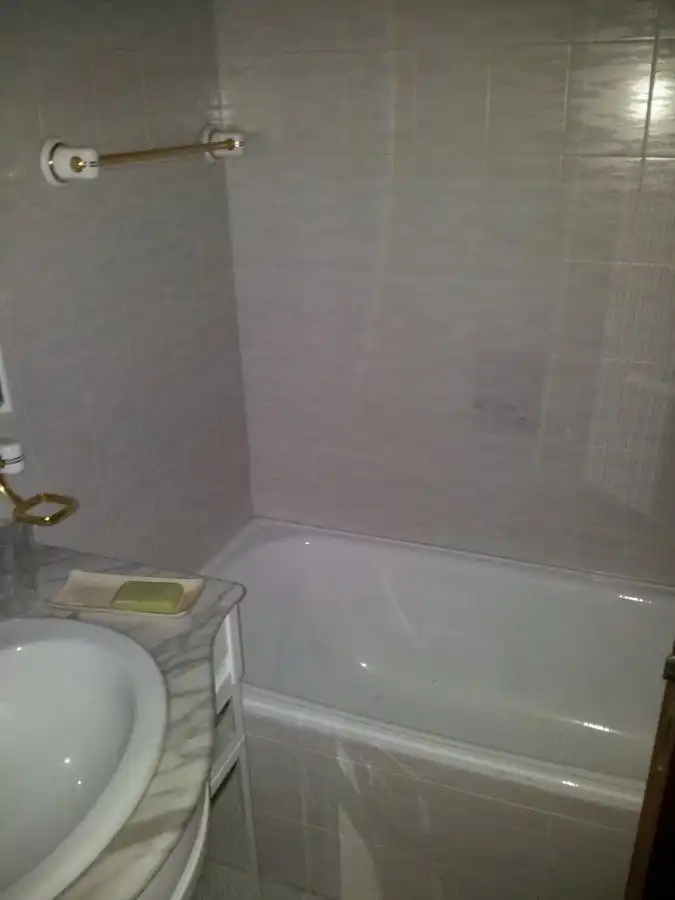 Badezimmer von Maisonette zum Verkauf in Carrocera mit Heizung, Parkett und Abstellraum