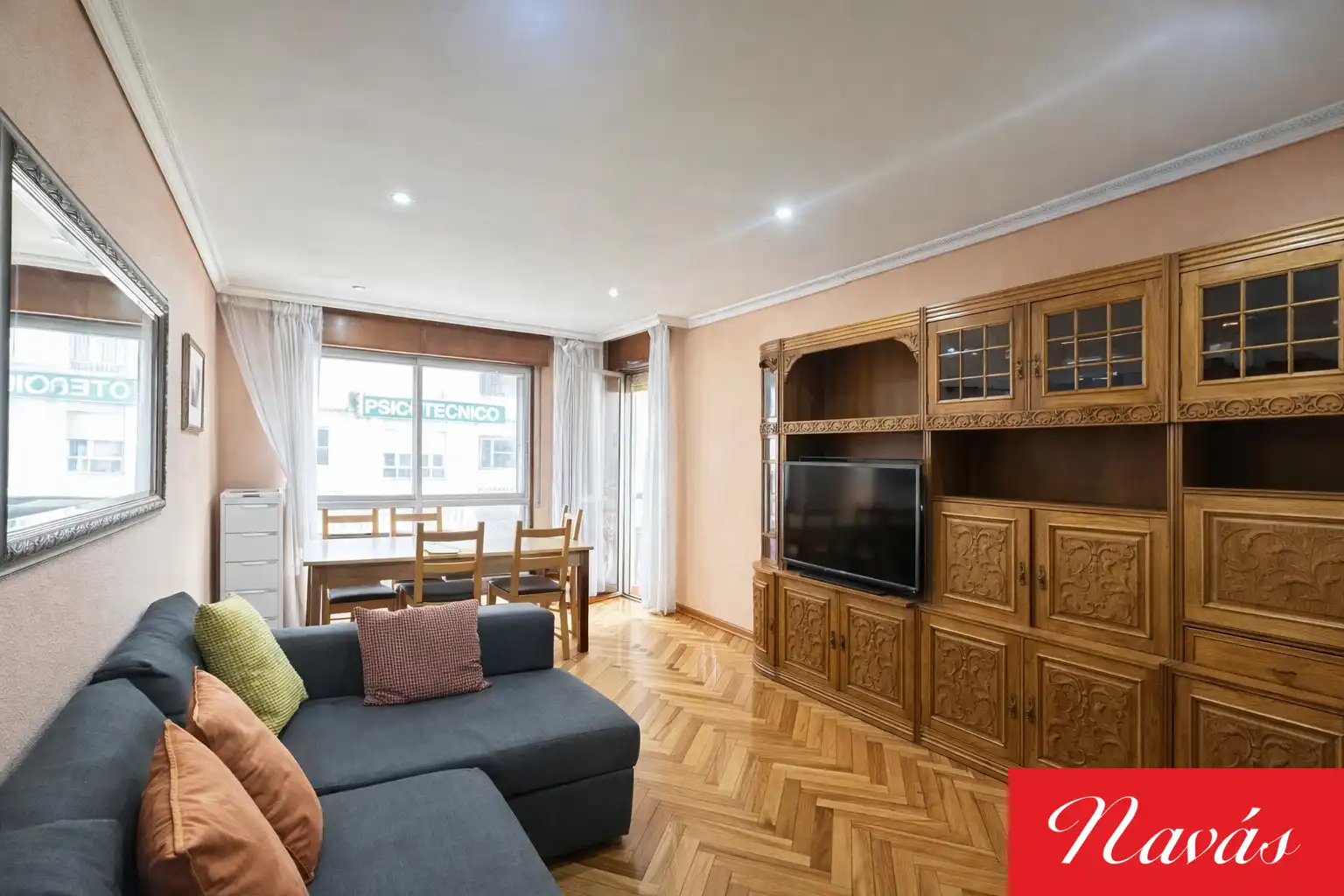 Living room of Flat for sale in Vigo   with Heating, Parquet flooring and Storage room
