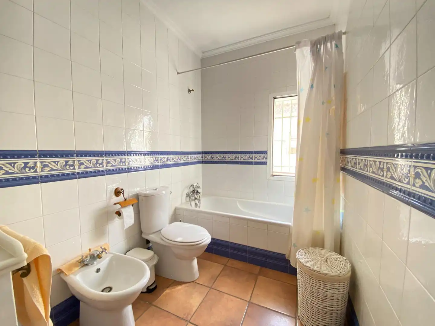 Bathroom of Houses for sale in Dos Hermanas  with Air Conditioner and Private garden