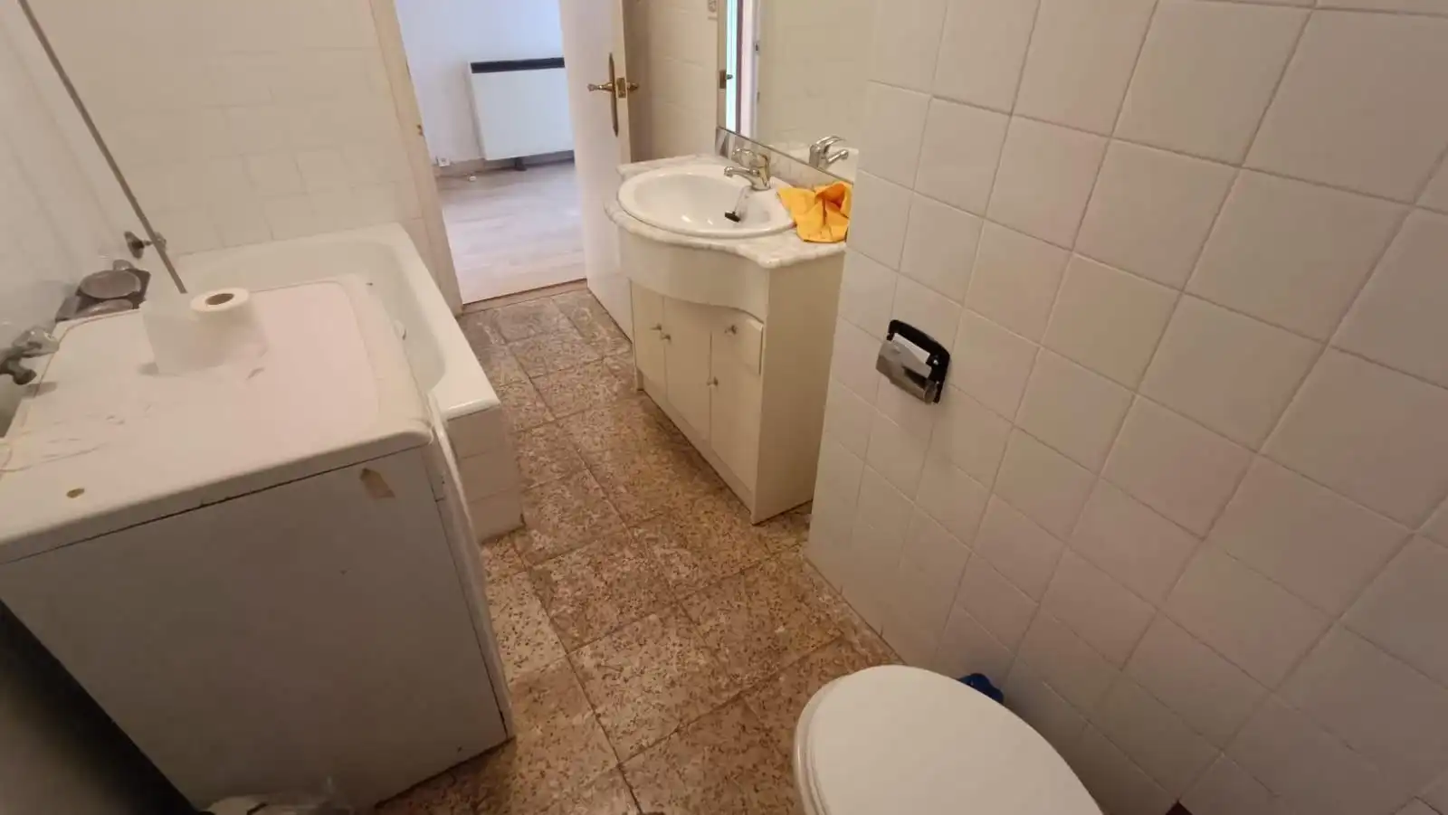 Bany de Pis en venda en Zamora Capital  amb Calefacció, Moblat i Balcó