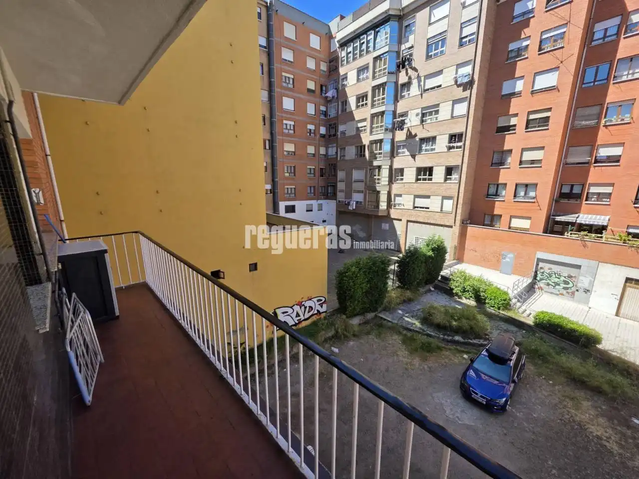 Schlafzimmer von Wohnungen zur Miete in Avilés mit Heizung, Terrasse und Möbliert