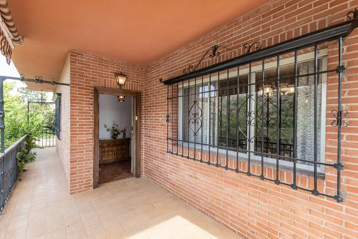 Casa o xalet en venda en Granada amb Jardí privat, Terrassa i Piscina
