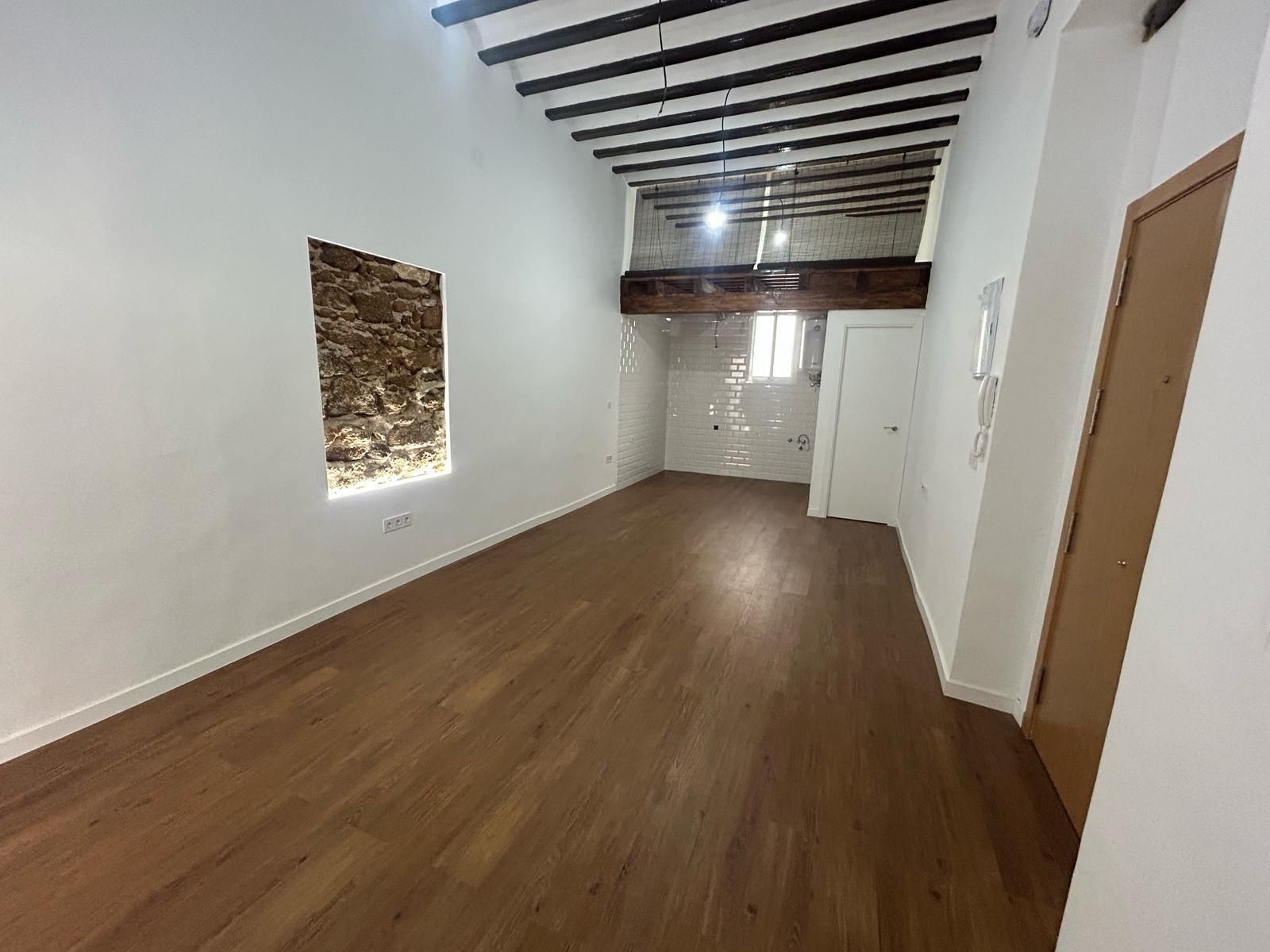 Piso en venta en  Cádiz Capital con Balcón