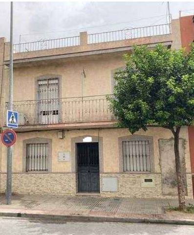 Casa-chalet en Venta en Centro - Doña Mercedes