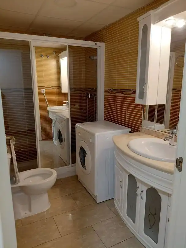 Badezimmer von Wohnung zur Miete in Playa Poniente
