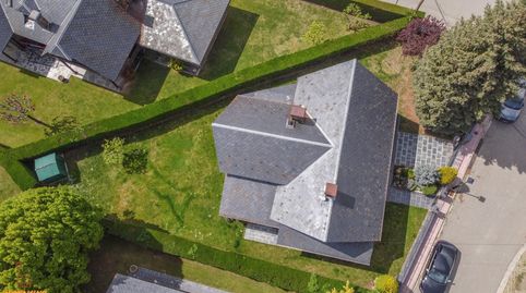 Chalet con jardín privado