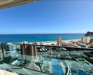 Vista exterior de Apartament en venda en Benidorm amb Jardí privat