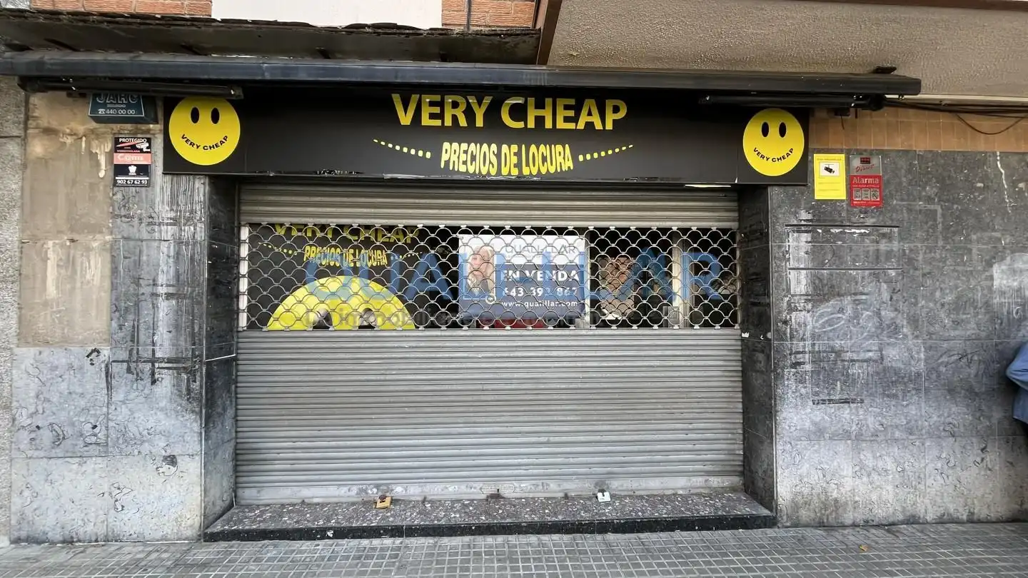 Local en venta en Sant Feliu de Llobregat con Terraza