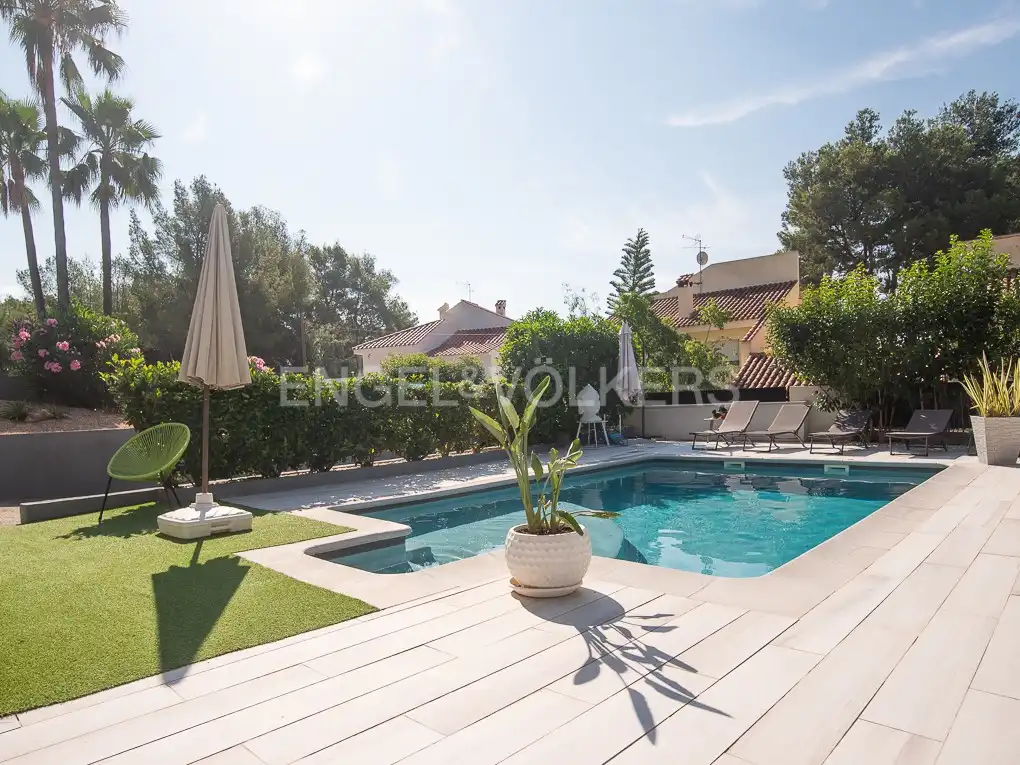 Piscina de Casa o xalet en venda en Benicasim / Benicàssim amb Calefacció, Terrassa i Piscina