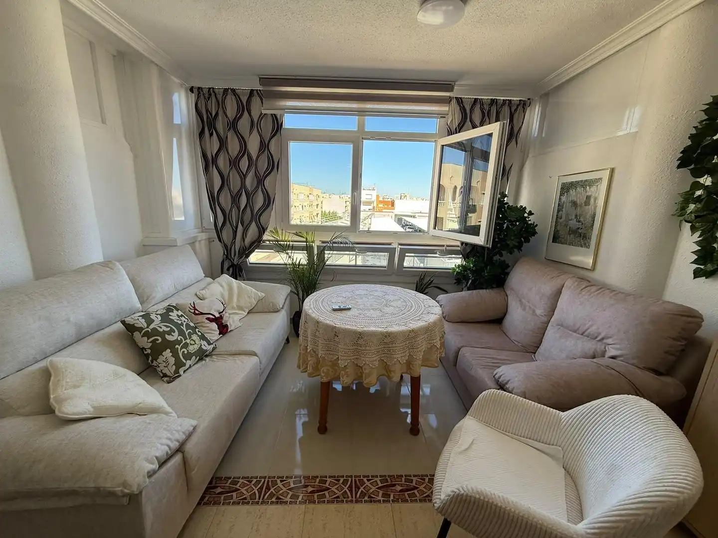 Sala de estar de Piso en venta en Guardamar del Segura con Trastero y Amueblado