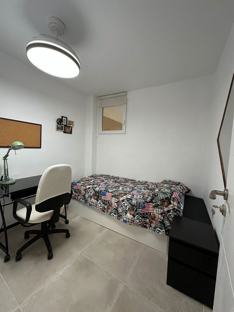 Flat to share in Carrer del Músic Gomis, Zona Campus Universitario