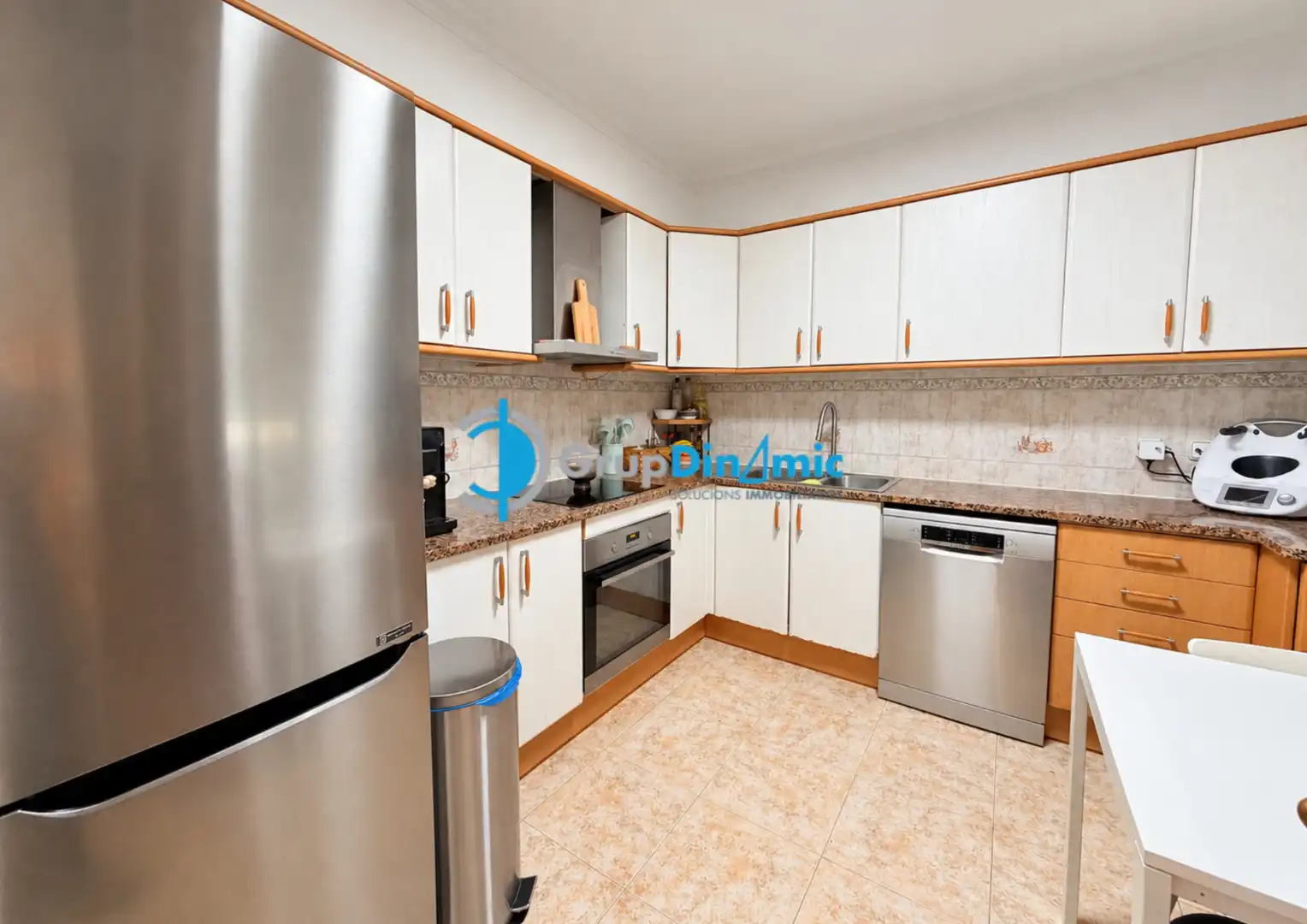 Kitchen of Duplexes for sale in Avinguda Catalunya