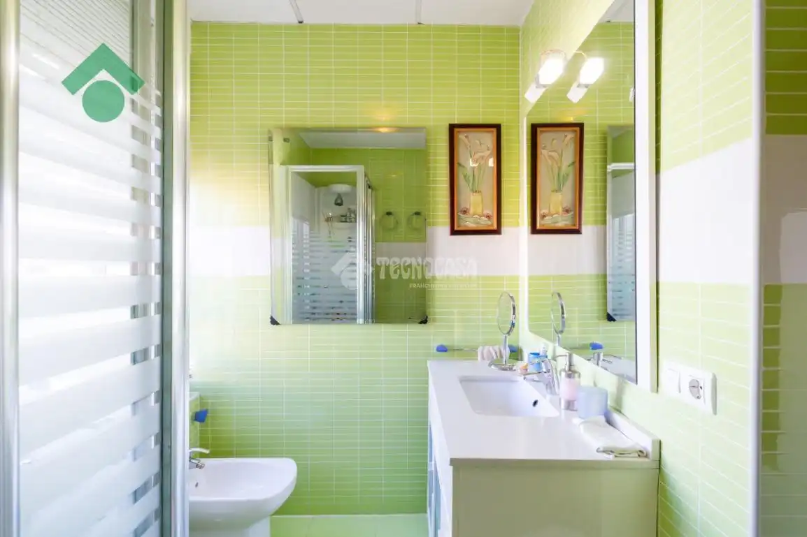 Baño de Piso en venta en Rincón de la Victoria con Aire acondicionado, Terraza y Balcón