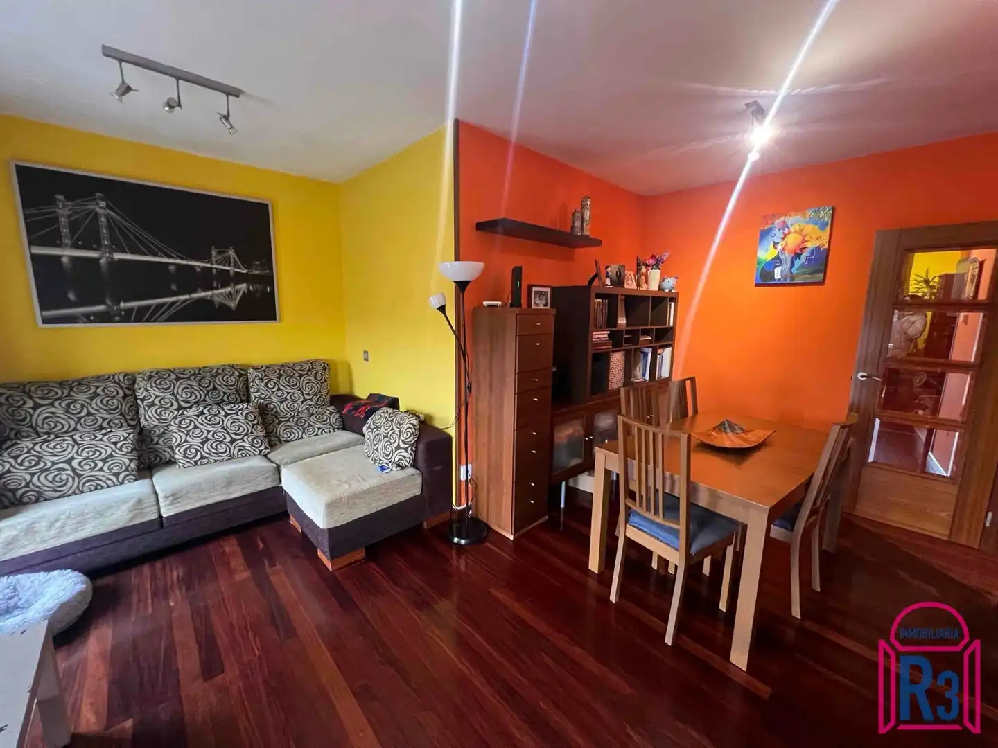 Sala d'estar de Dúplex en venda en San Andrés del Rabanedo amb Calefacció, Traster i Moblat