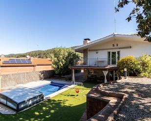 Swimming pool of House or chalet for sale in Castellar del Vallès  with Air Conditioner, Heating and Private garden