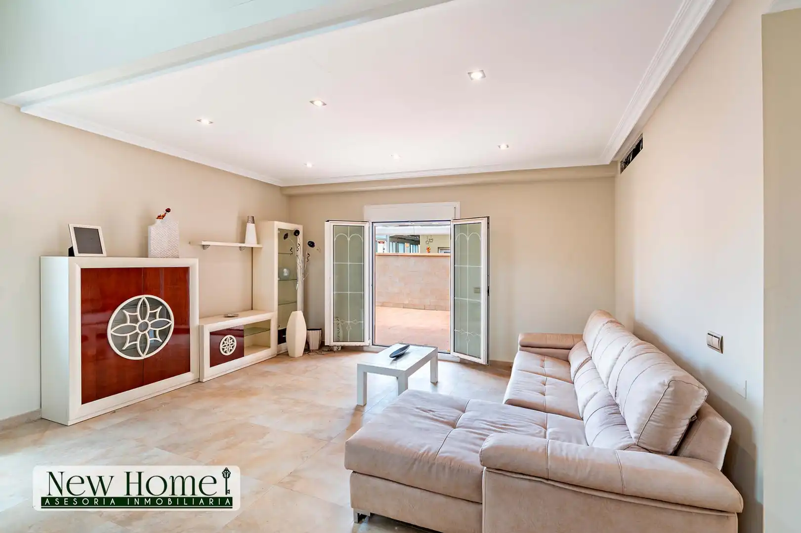 Sala de estar de Casa o chalet en venta en Roquetas de Mar con Aire acondicionado, Terraza y Amueblado
