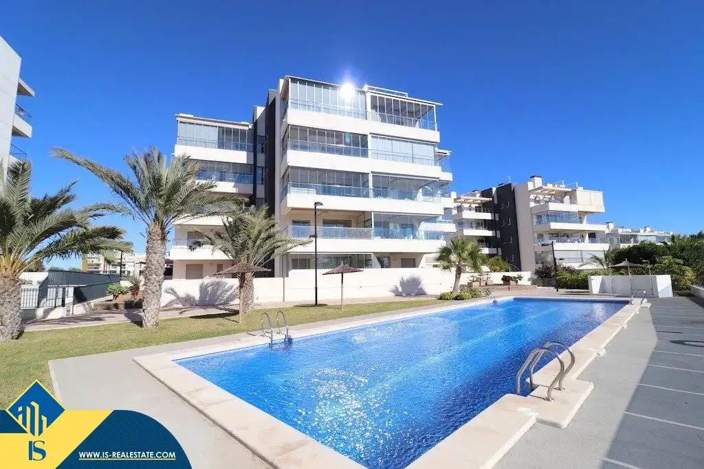 Flat with pool for sale in Orihuela Costa