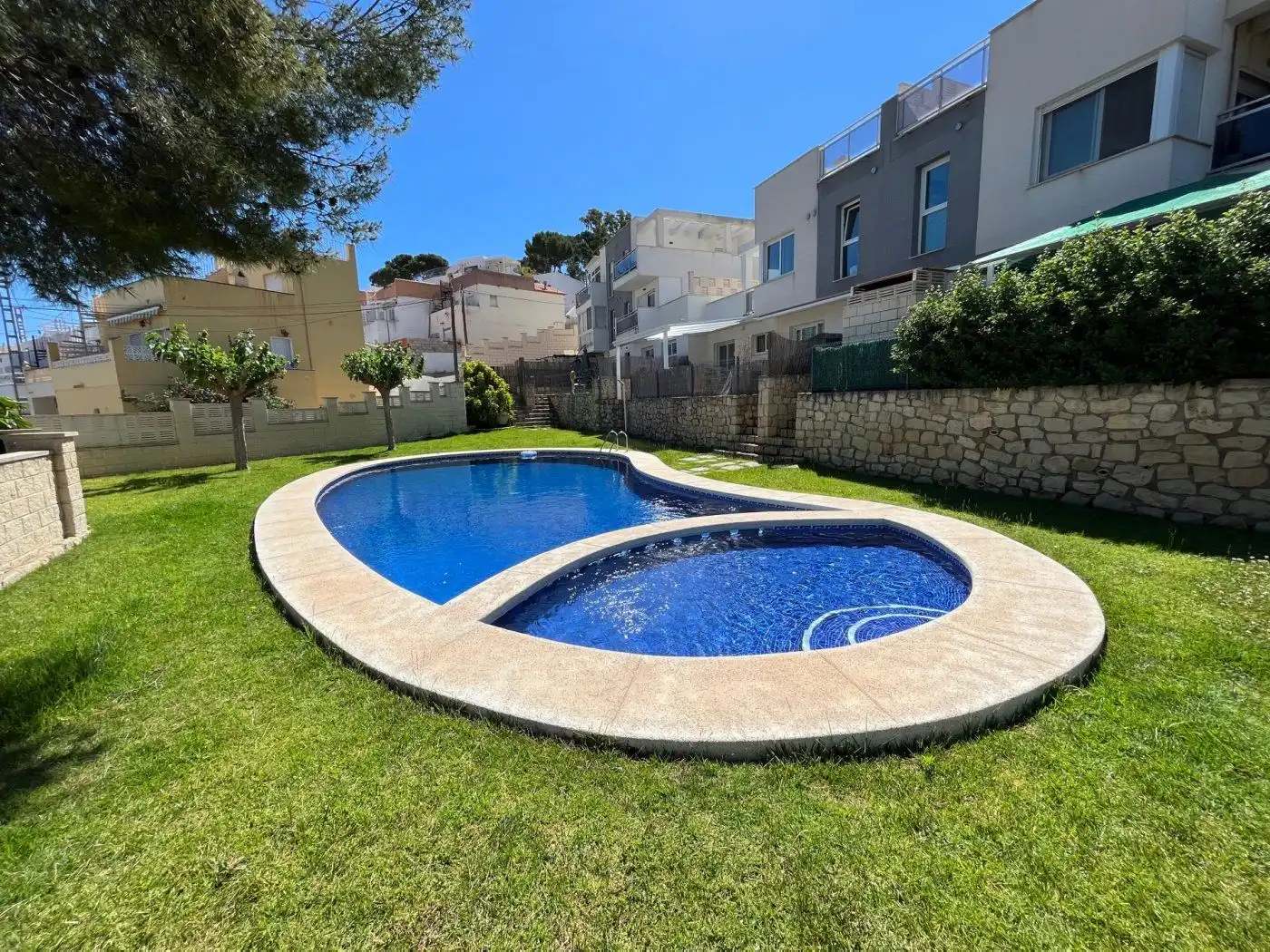 Piscina de Casa o xalet en venda en L'Alfàs del Pi amb Aire condicionat, Jardí privat i Terrassa