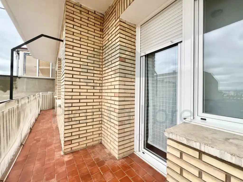 Apartament amb terrassa en venda a Avenida De La Paz, imagen 5