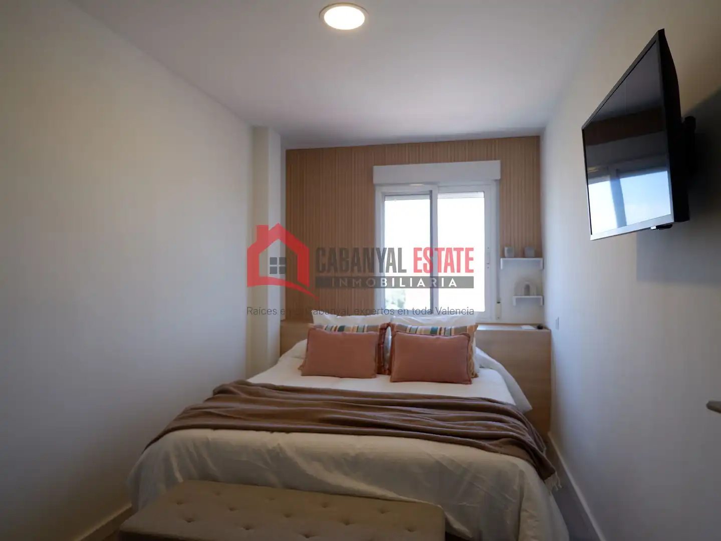 Dormitori de Apartament de lloguer en Valencia amb Aire condicionat, Moblat i Balcó