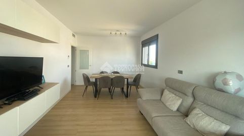 Foto 4 de Piso en venta en Av. Manuel Clavero Arévalo, Entrenúcleos, Dos Hermanas