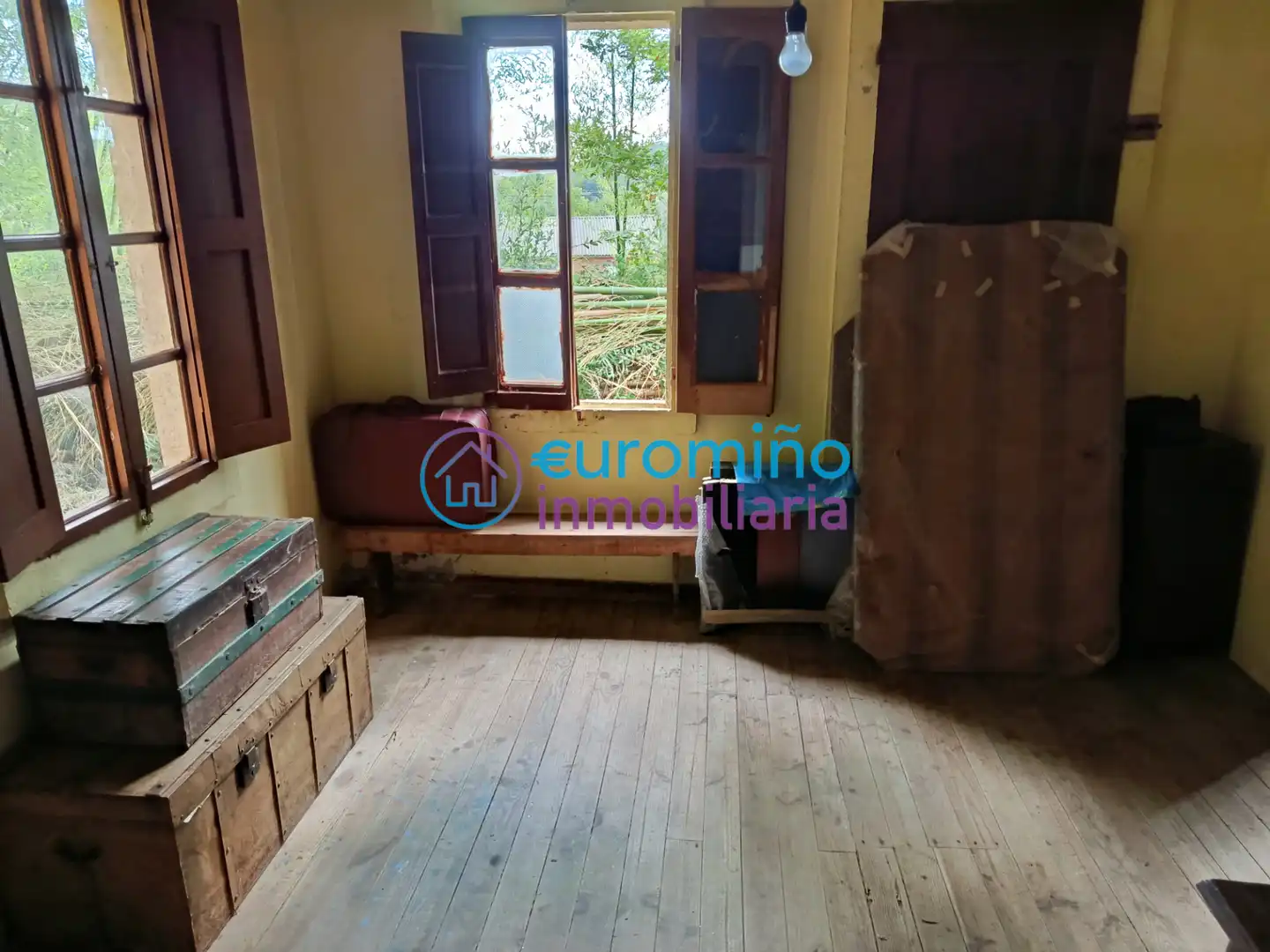 Sala de estar de Casa o chalet en venta en Salvaterra de Miño con Jardín privado, Trastero y Amueblado
