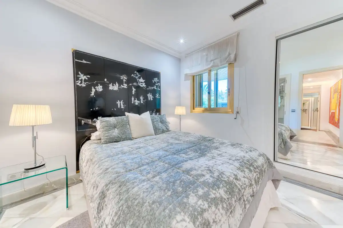 Dormitori de Apartament en venda en Marbella amb Aire condicionat, Terrassa i Traster