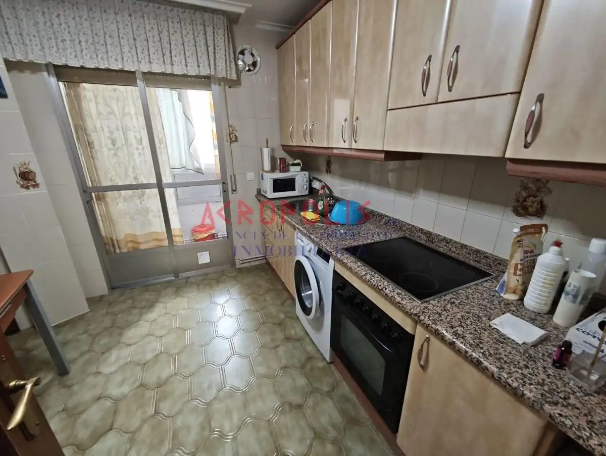 Cuina de Pis en venda en Benavente amb Calefacció, Terrassa i Moblat