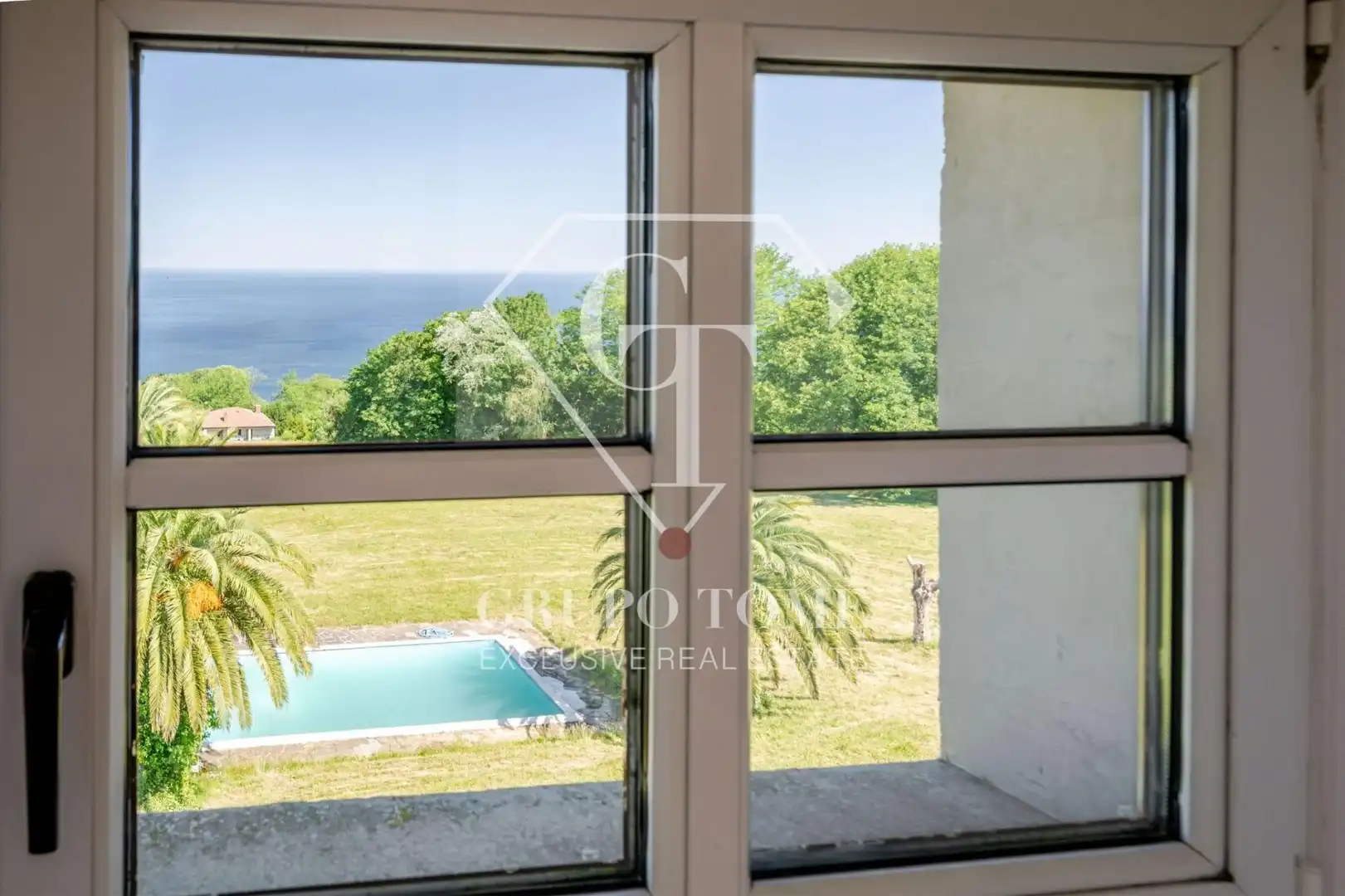 Dormitori de Dúplex en venda en Donostia - San Sebastián  amb Calefacció, Jardí privat i Moblat