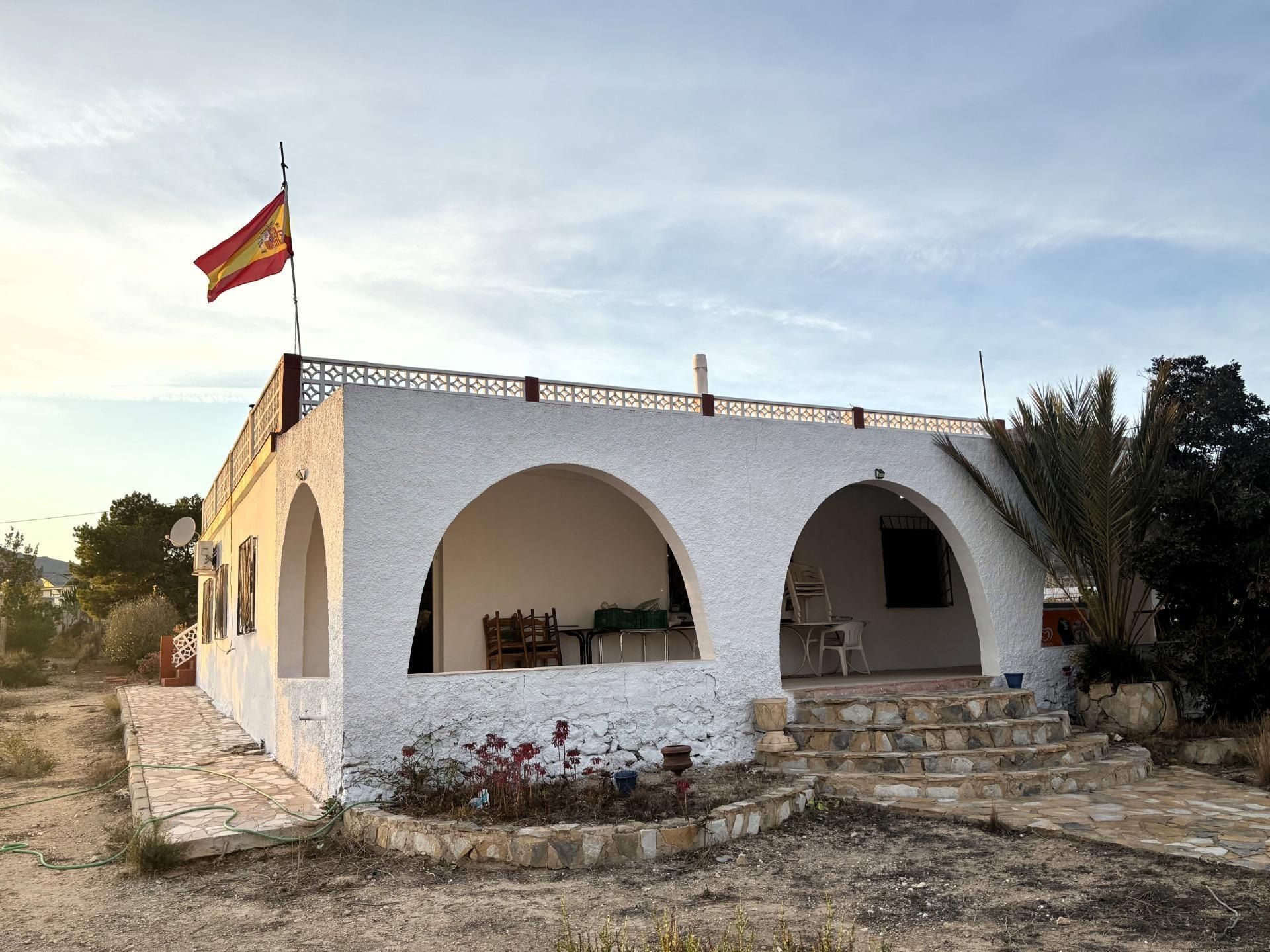 Vista exterior de Casa o xalet en venda en Alicante / Alacant amb Aire condicionat, Calefacció i Jardí privat