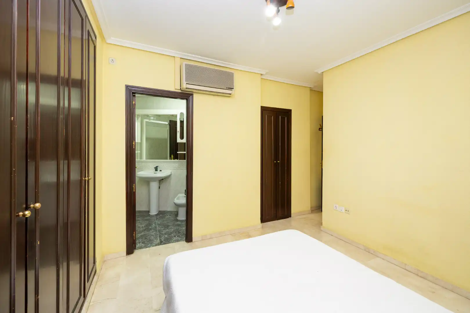 Habitación de Piso en venta en Granada