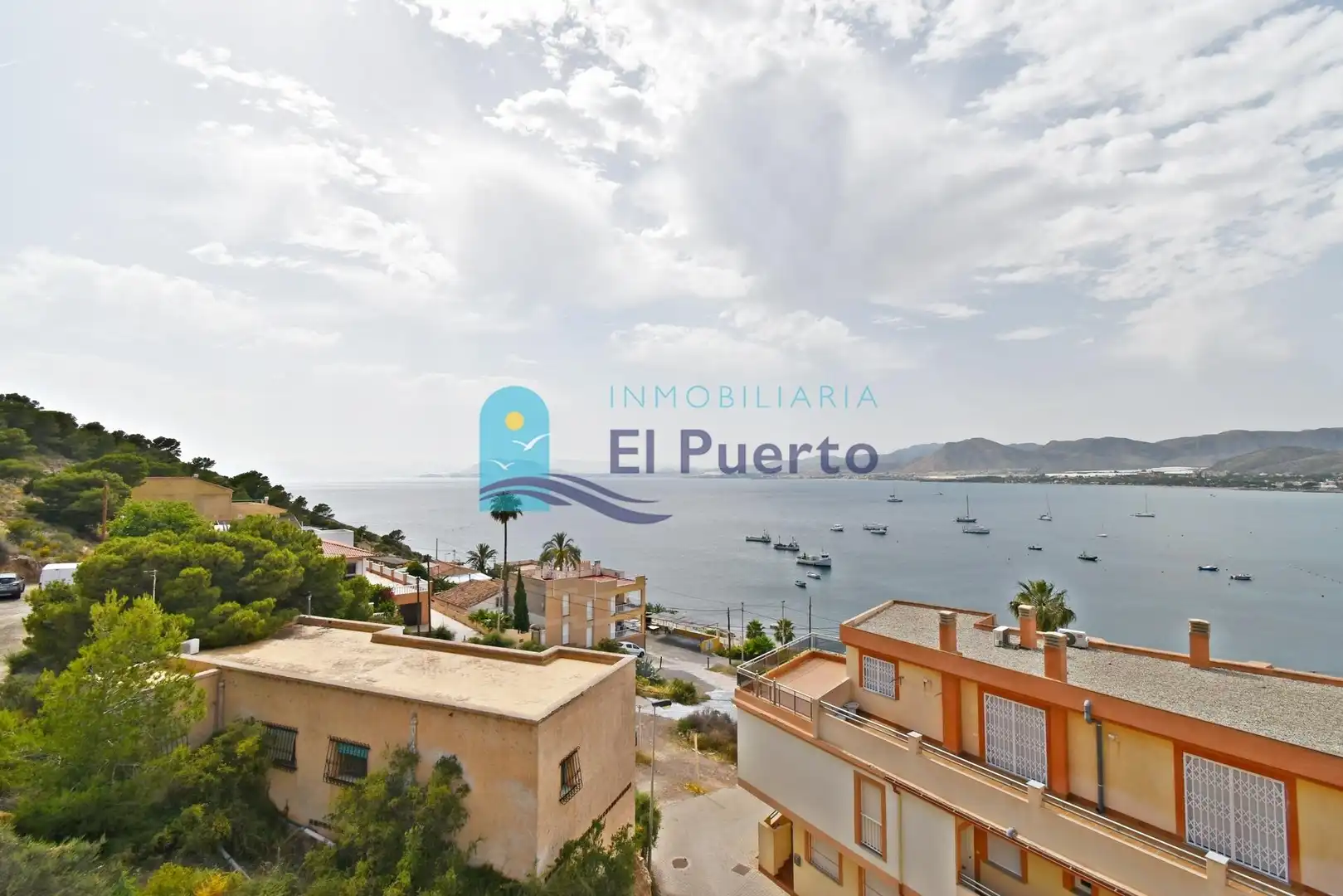 Vista exterior de Dúplex en venda en Cartagena amb Terrassa, Moblat i Balcó