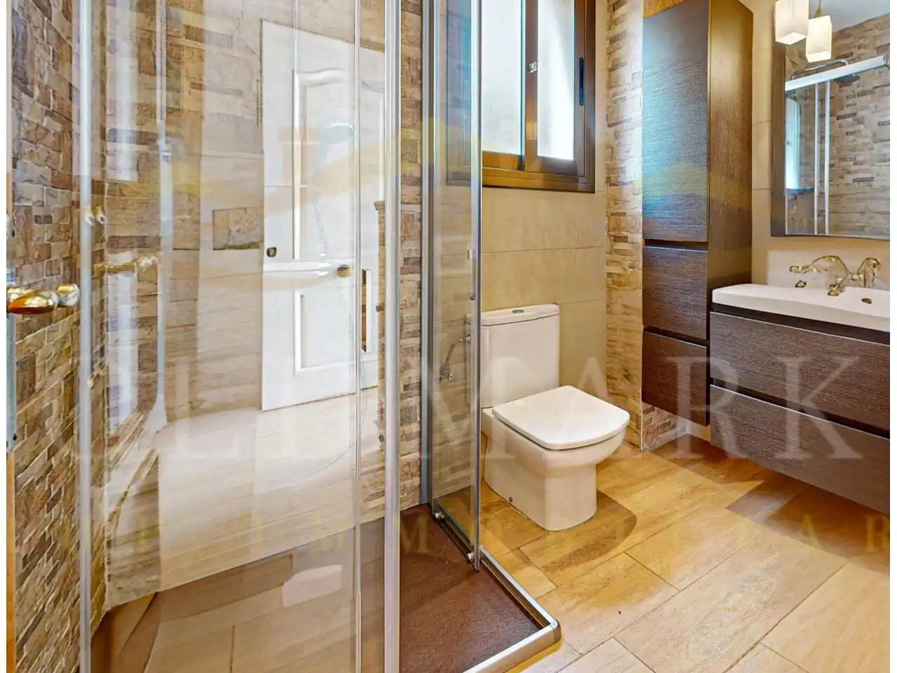 Baño de Casa o chalet en venta en Corbera de Llobregat con Aire acondicionado, Calefacción y Jardín privado