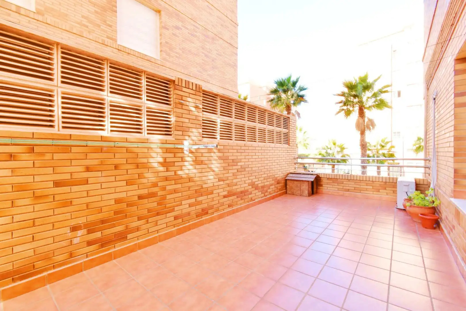 Terraza de Piso en venta en Roquetas de Mar con Terraza y Piscina comunitaria