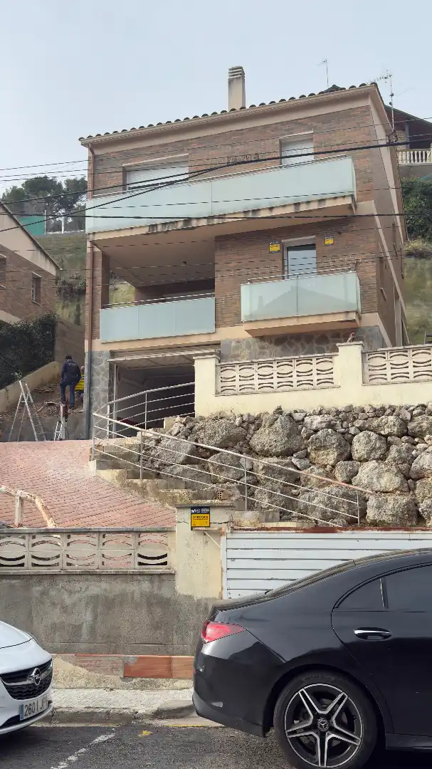 Vista exterior de Casa o xalet en venda en Cubelles amb Aire condicionat, Calefacció i Jardí privat