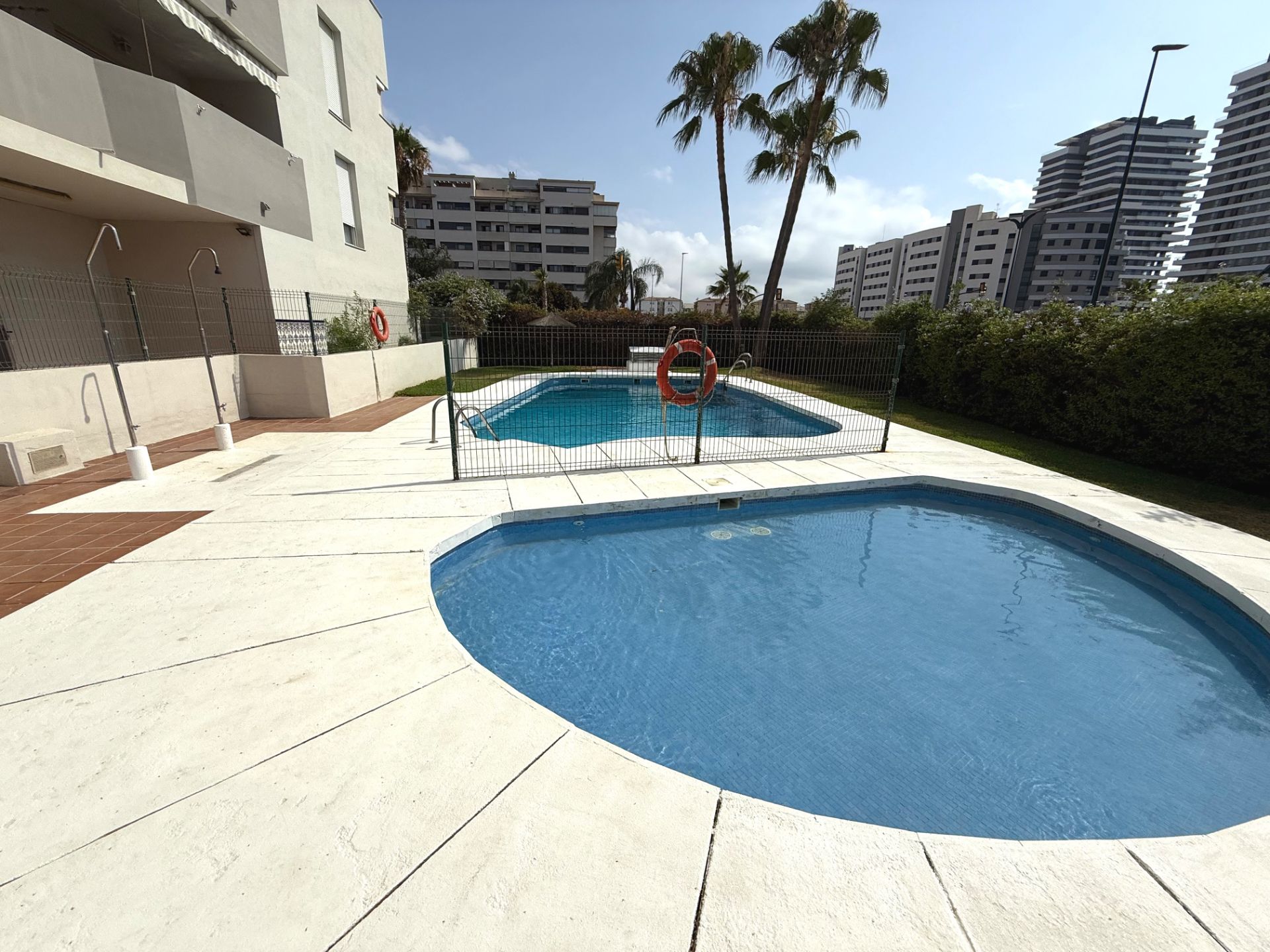 Piscina de Piso en venta en Málaga Capital con Terraza, Trastero y Amueblado