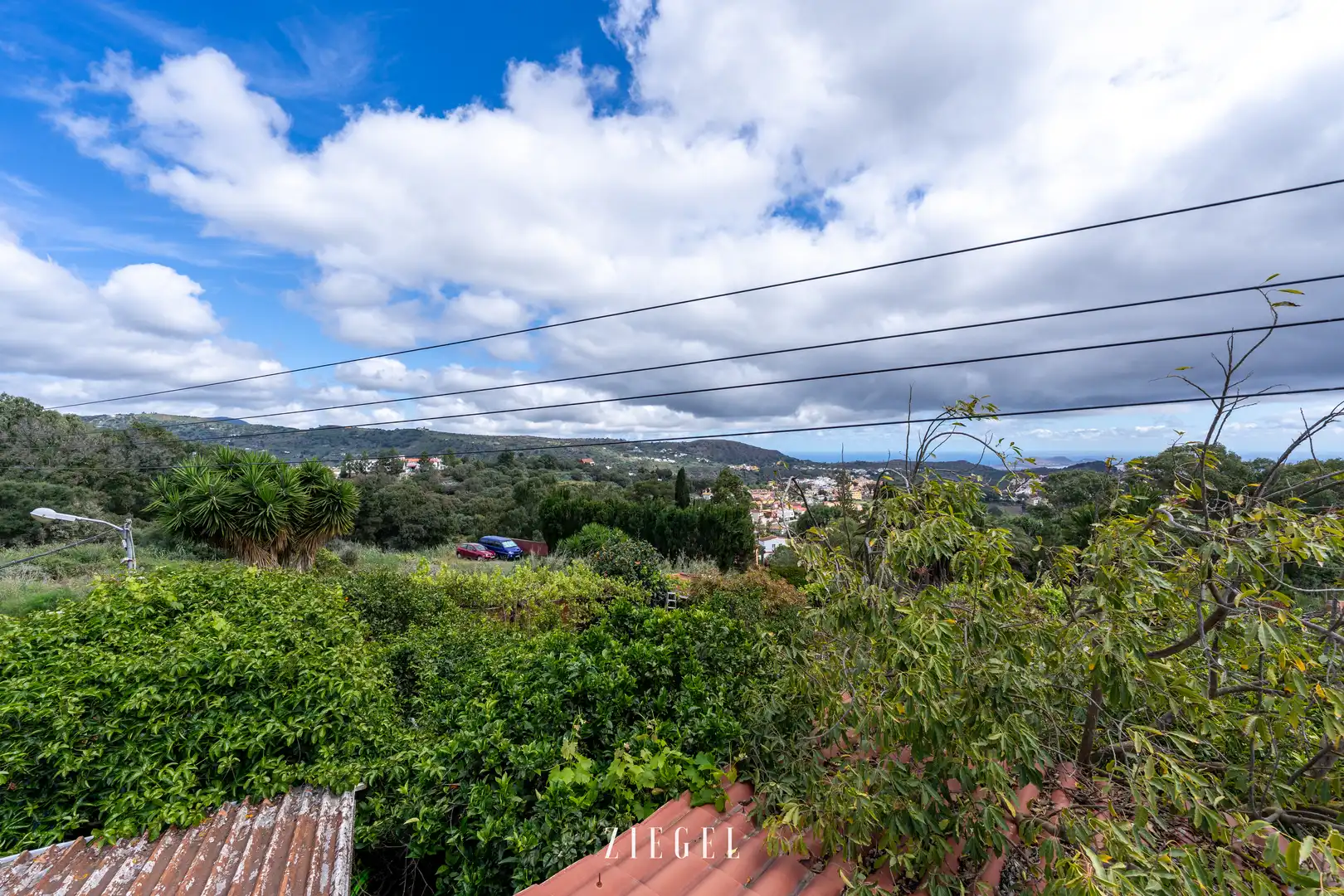 Vista exterior de Casa o xalet en venda en Santa Brígida amb Jardí privat, Terrassa i Balcó