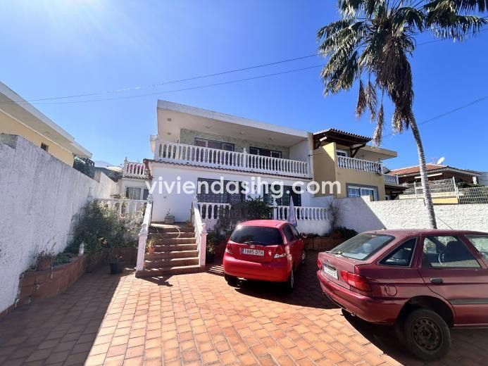 Exterior view of House or chalet for sale in Los Realejos  with Terrace