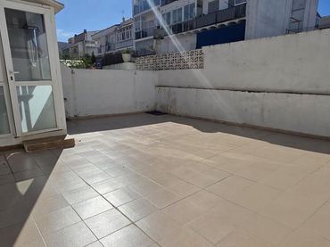 Bajo con ascensor en venta en Carrer de l'Estalvi