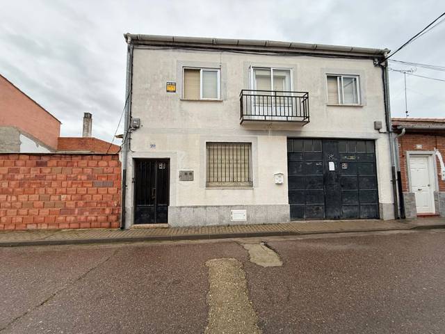 Casa adosada en Venta en Calle Honda, 22 en Paradinas de San Juan