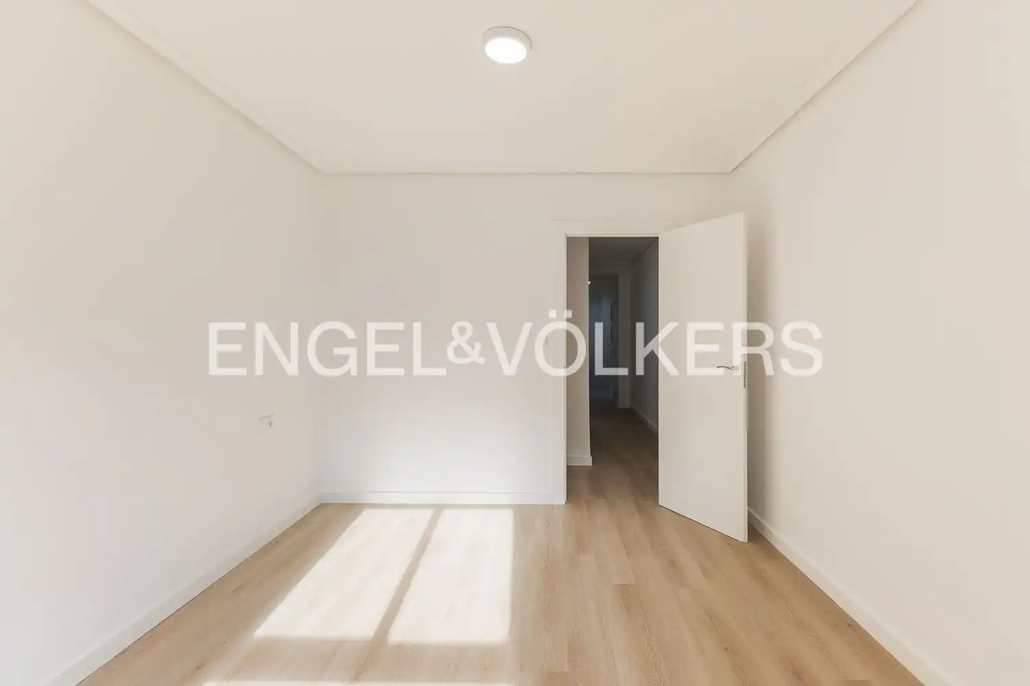 Piso en venta en Valencia con Calefacción y Balcón