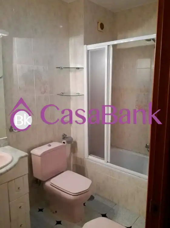 Bany de Pis en venda en Córdoba amb Aire condicionat