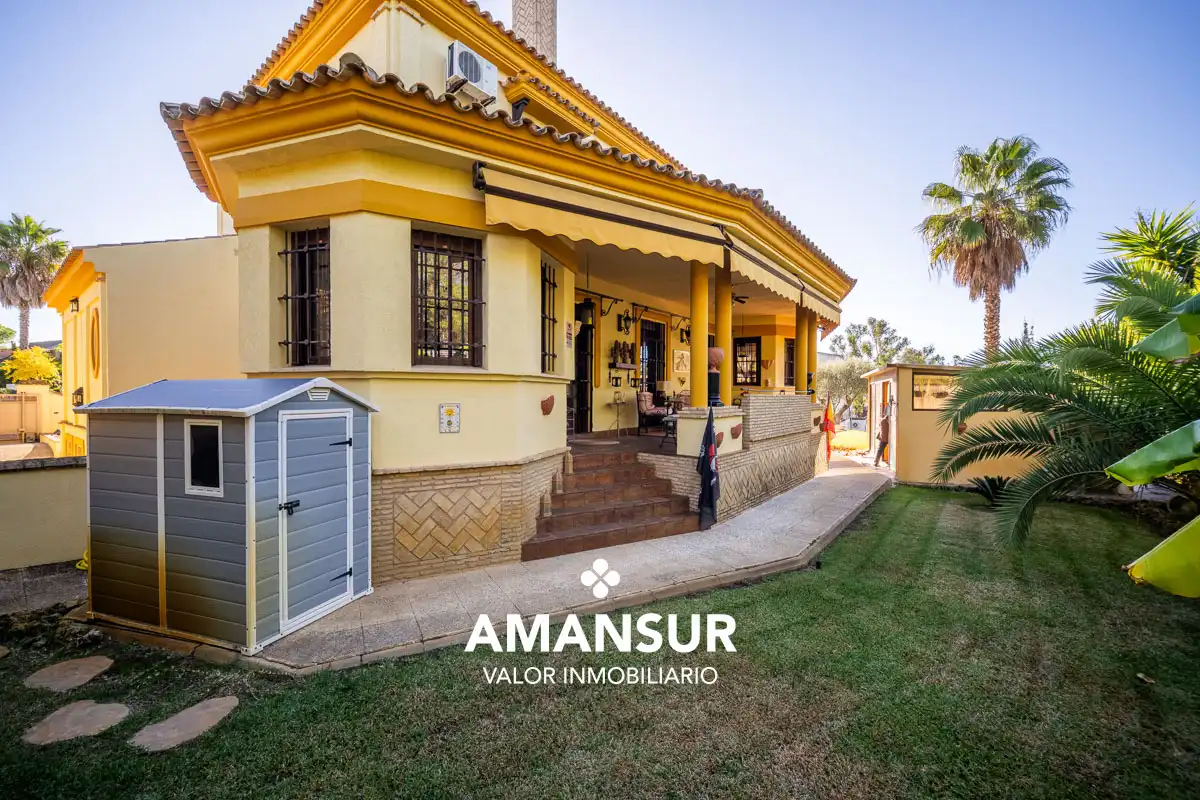 Chalet con piscina en venta en Avenida del Almendro, imagen 42
