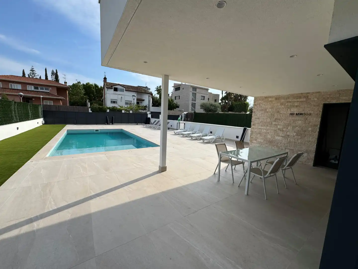 Casa con terraza en venta en Carrer del Cardenal