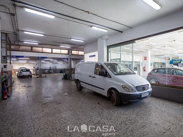 Local comercial en venda a Castell - Poble Vell
