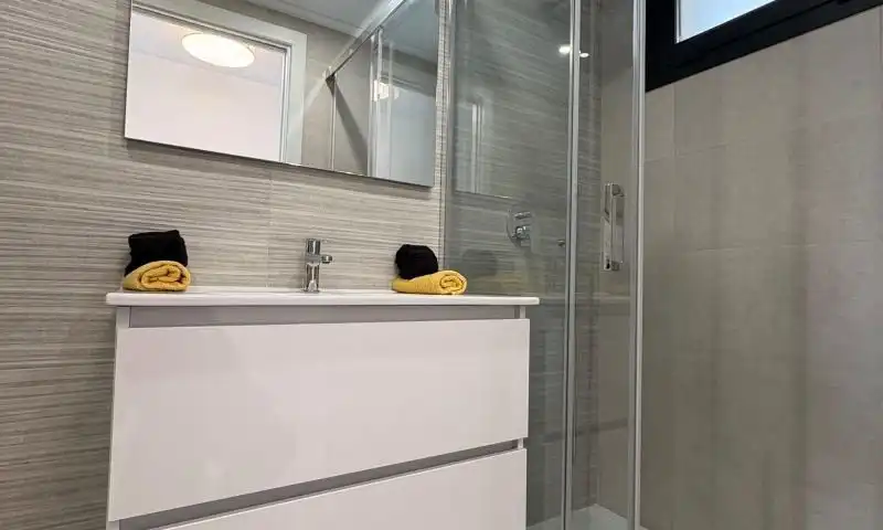 Bany de Apartament en venda en Orihuela amb Jardí privat, Piscina i Moblat