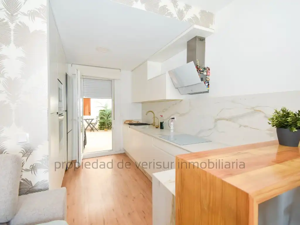 Flat with terrace for sale in Casco Antiguo, imagen 4