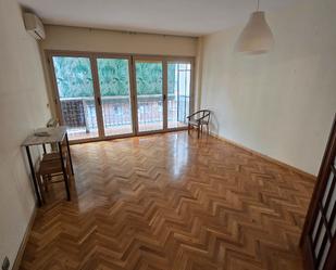 Living room of Flat for sale in  Barcelona Capital  with Air Conditioner, Heating and Parquet flooring